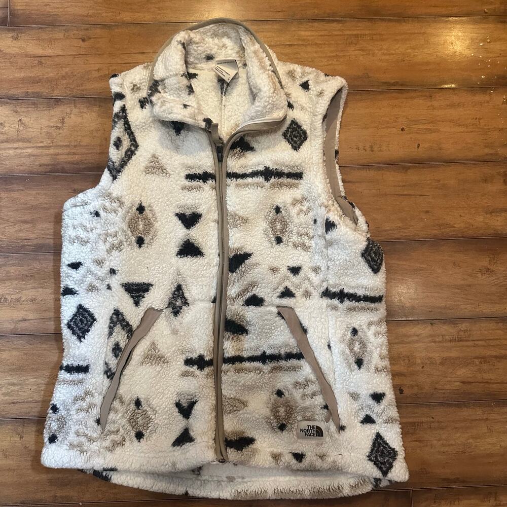 The North Face Women’s Campshire Vest 2.0 white southern tribal print